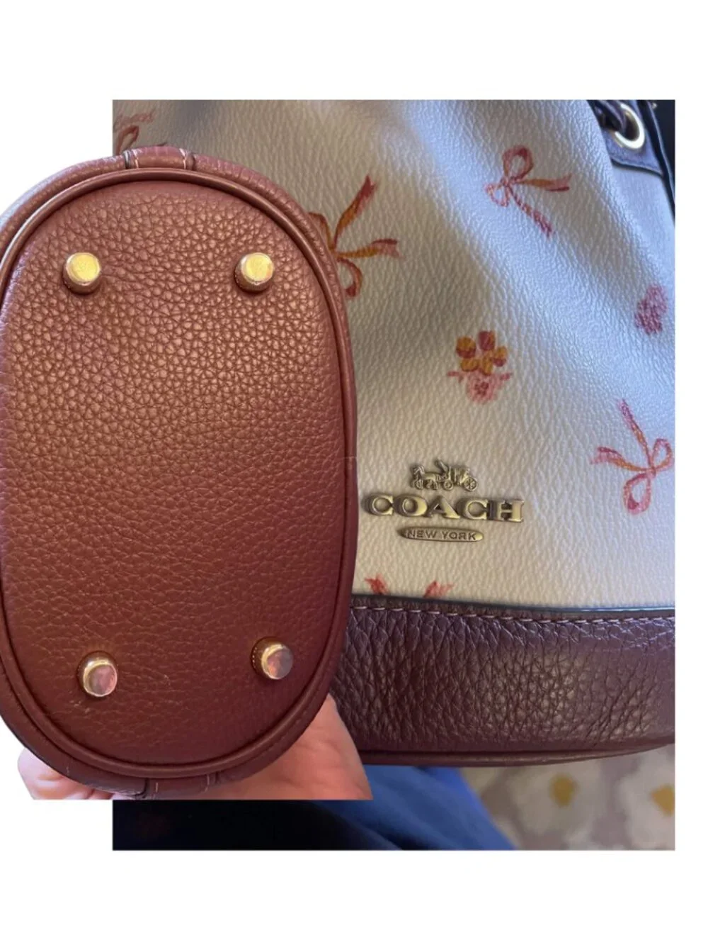 🎀Coach Dempsey Drawstring Bucket Bag With Bow Print~Used~Missing strap🎀